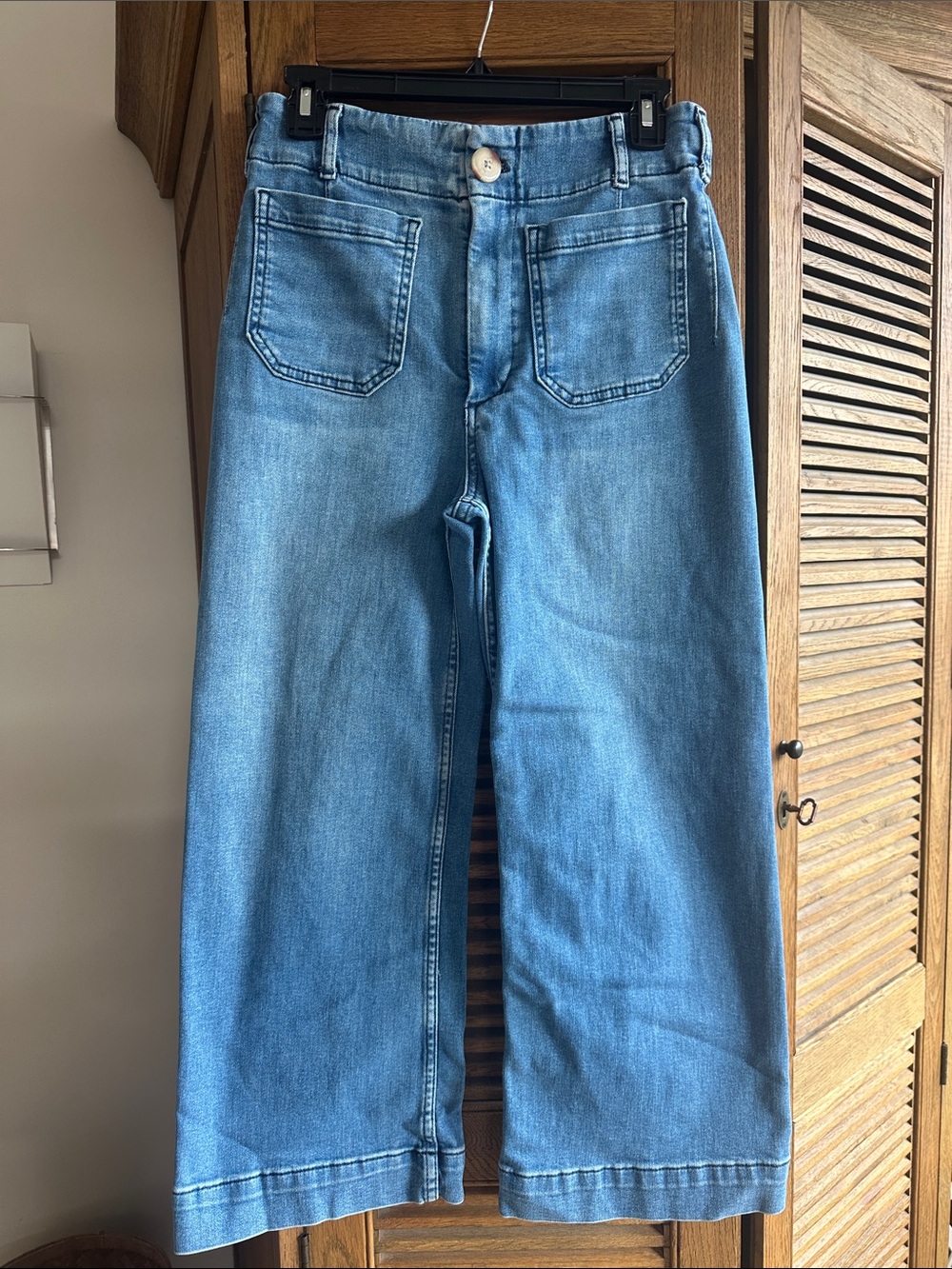 Classic Wide-Leg Women's Jeans - Light Blue